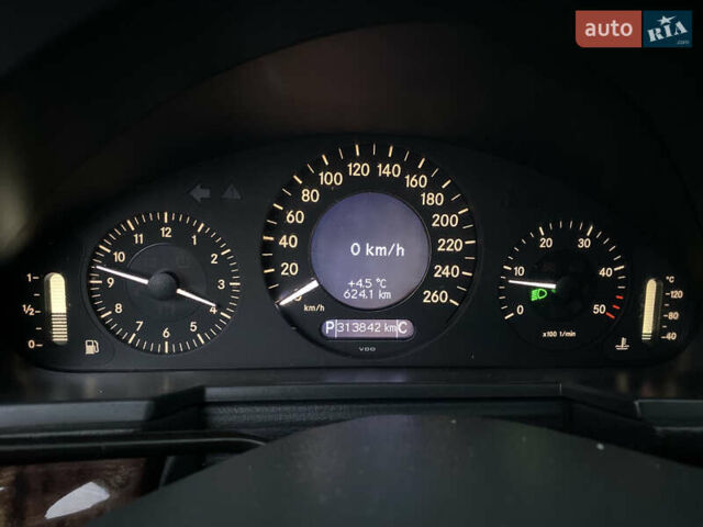 Черный Мерседес Е-Класс, объемом двигателя 2.1 л и пробегом 314 тыс. км за 8500 $, фото 8 на Automoto.ua