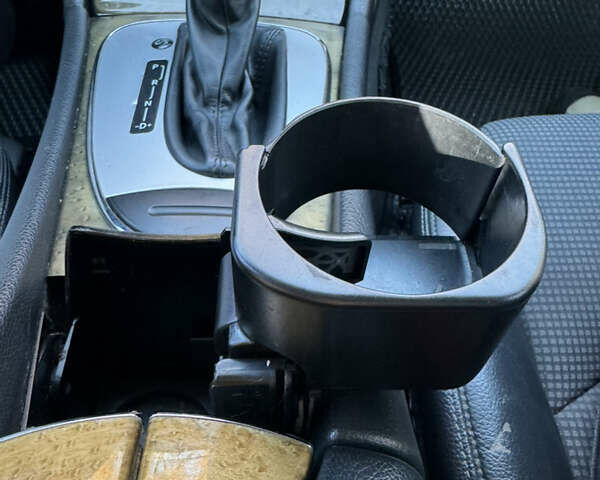 Мерседес Е-Класс 2006 в Чернигове на Automoto.ua Черный Мерседес Е-Класс, объемом двигателя 2.99 л и пробегом 355 тыс. км за 9299 $, фото 38 на Automoto.ua