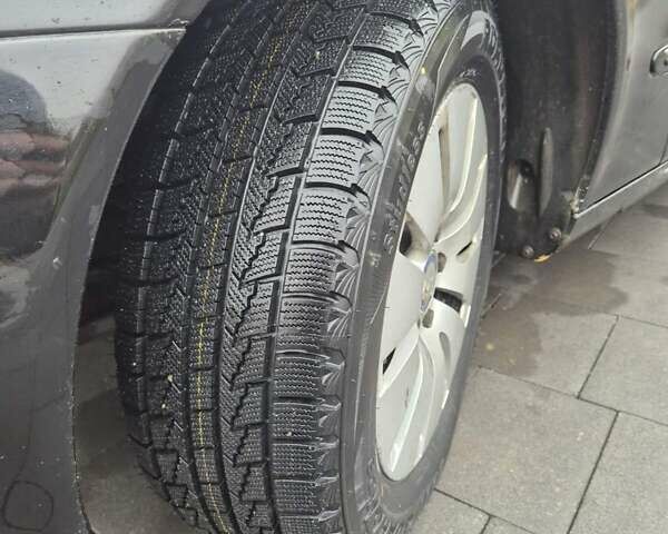 Черный Мерседес Е-Класс, объемом двигателя 3.5 л и пробегом 429 тыс. км за 6200 $, фото 5 на Automoto.ua