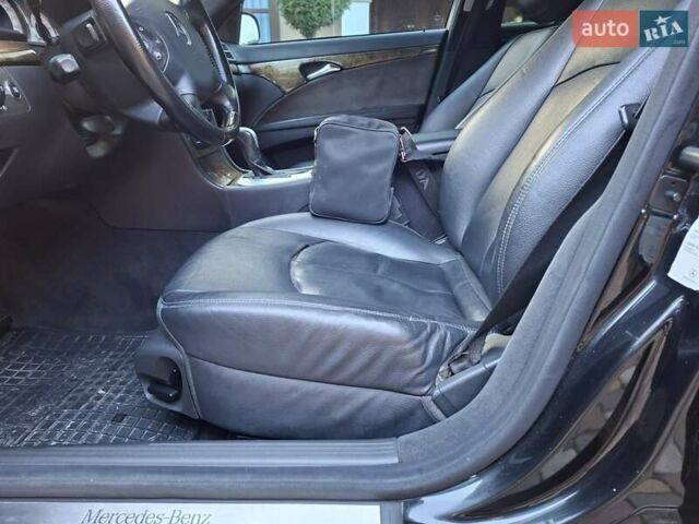 Черный Мерседес Е-Класс, объемом двигателя 3 л и пробегом 325 тыс. км за 8599 $, фото 28 на Automoto.ua