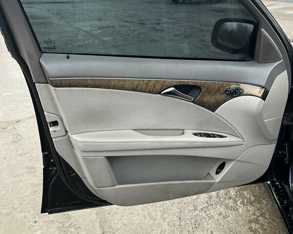 Чорний Мерседес Е-Клас, об'ємом двигуна 2.99 л та пробігом 250 тис. км за 7500 $, фото 20 на Automoto.ua