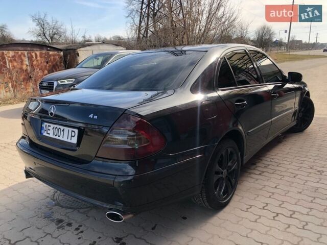Черный Мерседес Е-Класс, объемом двигателя 3 л и пробегом 290 тыс. км за 8777 $, фото 4 на Automoto.ua