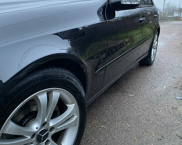 Черный Мерседес Е-Класс, объемом двигателя 2.1 л и пробегом 314 тыс. км за 8500 $, фото 6 на Automoto.ua