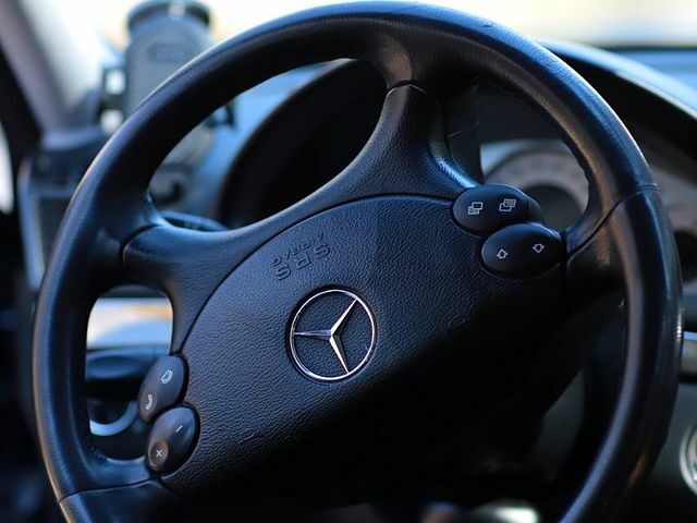 Чорний Мерседес Е-Клас, об'ємом двигуна 3 л та пробігом 293 тис. км за 9700 $, фото 10 на Automoto.ua