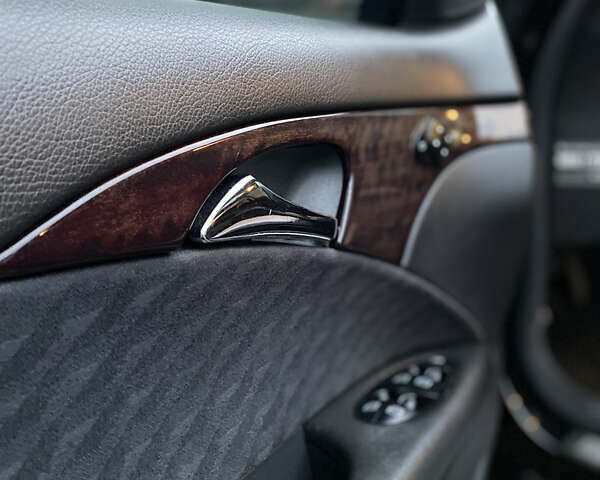 Черный Мерседес Е-Класс, объемом двигателя 2.1 л и пробегом 314 тыс. км за 8500 $, фото 13 на Automoto.ua