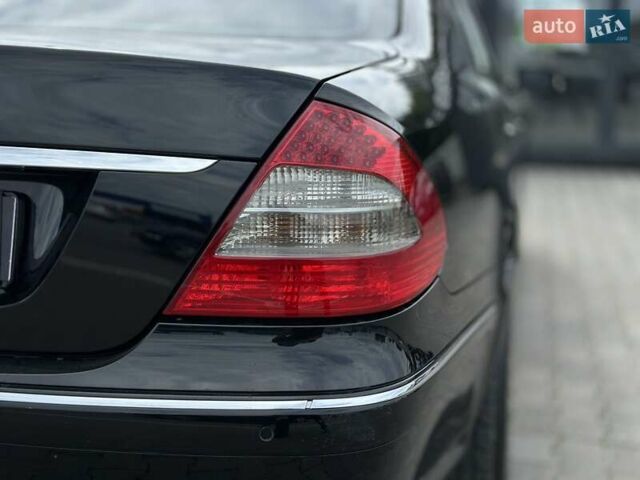Черный Мерседес Е-Класс, объемом двигателя 3 л и пробегом 333 тыс. км за 10700 $, фото 15 на Automoto.ua