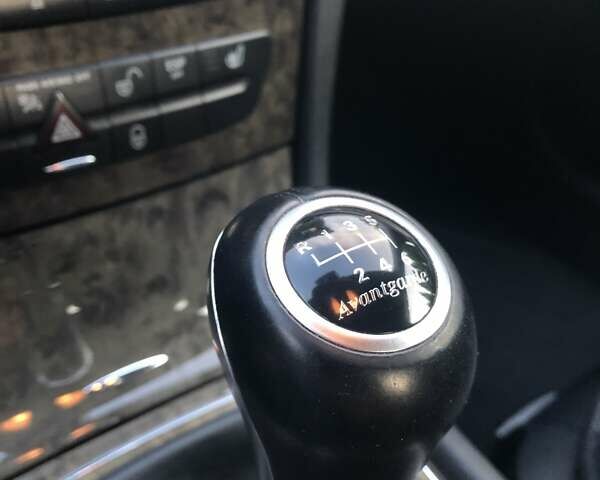 Черный Мерседес Е-Класс, объемом двигателя 1.8 л и пробегом 205 тыс. км за 9999 $, фото 24 на Automoto.ua