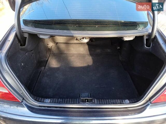 Чорний Мерседес Е-Клас, об'ємом двигуна 2.15 л та пробігом 286 тис. км за 7200 $, фото 21 на Automoto.ua