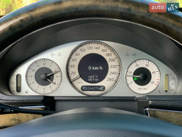 Мерседес Е-Класс 2006 в Ивано-Франковске на Automoto.ua Черный Мерседес Е-Класс, объемом двигателя 3 л и пробегом 326 тыс. км за 8200 $, фото 71 на Automoto.ua