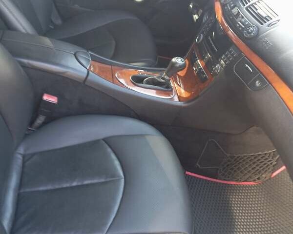 Черный Мерседес Е-Класс, объемом двигателя 2.15 л и пробегом 446 тыс. км за 8700 $, фото 7 на Automoto.ua