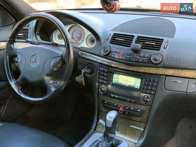 Мерседес Е-Класс 2006 в Ивано-Франковске на Automoto.ua Черный Мерседес Е-Класс, объемом двигателя 3 л и пробегом 326 тыс. км за 8200 $, фото 93 на Automoto.ua