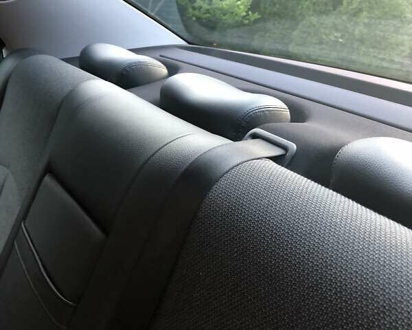 Черный Мерседес Е-Класс, объемом двигателя 1.8 л и пробегом 205 тыс. км за 9999 $, фото 30 на Automoto.ua