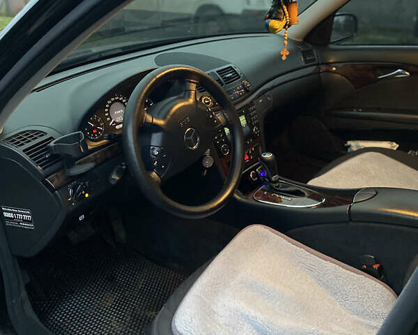 Черный Мерседес Е-Класс, объемом двигателя 2.1 л и пробегом 314 тыс. км за 8500 $, фото 16 на Automoto.ua