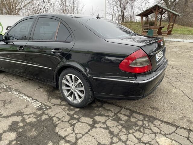 Чорний Мерседес Е-Клас, об'ємом двигуна 3 л та пробігом 440 тис. км за 9500 $, фото 2 на Automoto.ua