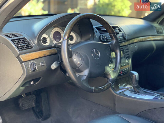 Мерседес Е-Класс 2006 в Ивано-Франковске на Automoto.ua Черный Мерседес Е-Класс, объемом двигателя 3 л и пробегом 326 тыс. км за 8200 $, фото 59 на Automoto.ua