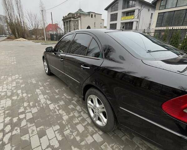 Черный Мерседес Е-Класс, объемом двигателя 3 л и пробегом 256 тыс. км за 9000 $, фото 2 на Automoto.ua