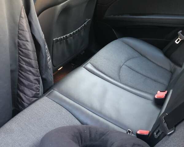 Черный Мерседес Е-Класс, объемом двигателя 1.8 л и пробегом 205 тыс. км за 9999 $, фото 29 на Automoto.ua