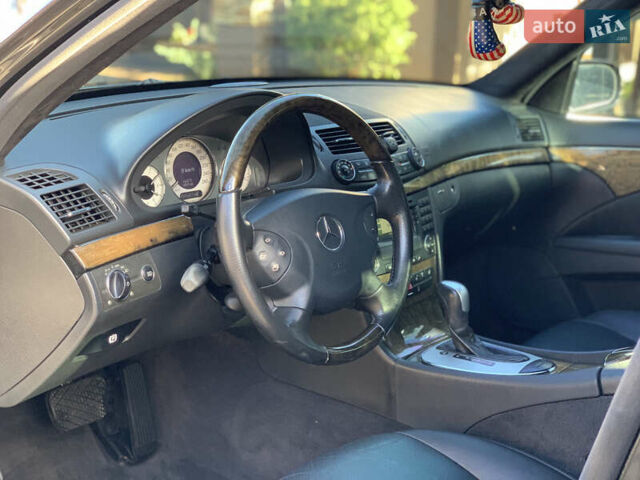 Мерседес Е-Класс 2006 в Ивано-Франковске на Automoto.ua Черный Мерседес Е-Класс, объемом двигателя 3 л и пробегом 326 тыс. км за 8200 $, фото 57 на Automoto.ua