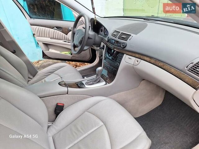Чорний Мерседес Е-Клас, об'ємом двигуна 3 л та пробігом 165 тис. км за 9950 $, фото 14 на Automoto.ua