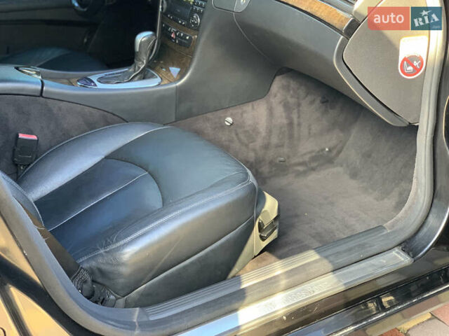 Мерседес Е-Класс 2006 в Ивано-Франковске на Automoto.ua Черный Мерседес Е-Класс, объемом двигателя 3 л и пробегом 326 тыс. км за 8200 $, фото 107 на Automoto.ua