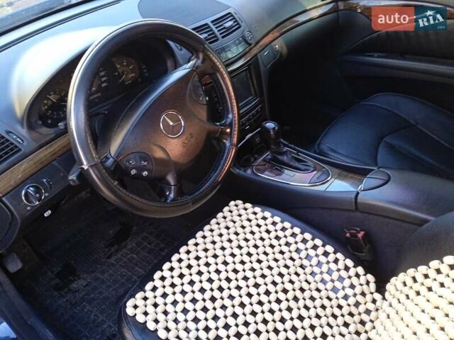 Чорний Мерседес Е-Клас, об'ємом двигуна 2.15 л та пробігом 286 тис. км за 7200 $, фото 10 на Automoto.ua