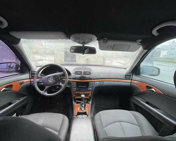 Черный Мерседес Е-Класс, объемом двигателя 1.8 л и пробегом 400 тыс. км за 6700 $, фото 4 на Automoto.ua