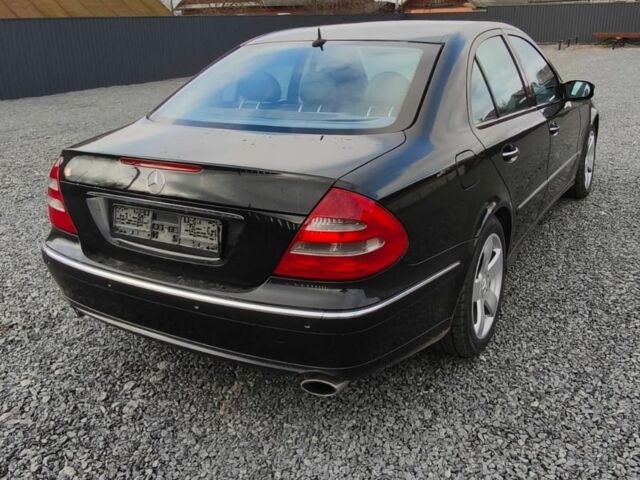 Чорний Мерседес Е-Клас, об'ємом двигуна 3 л та пробігом 400 тис. км за 4500 $, фото 1 на Automoto.ua