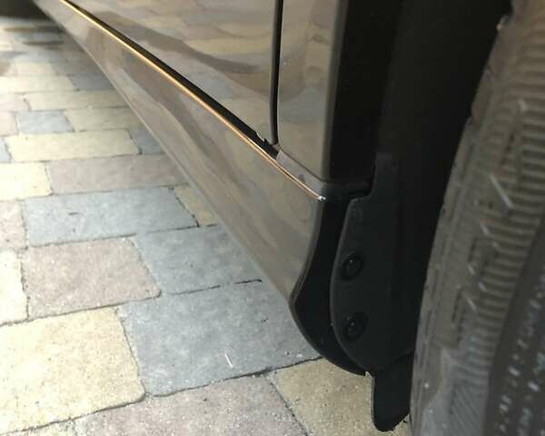 Черный Мерседес Е-Класс, объемом двигателя 1.8 л и пробегом 205 тыс. км за 9999 $, фото 44 на Automoto.ua