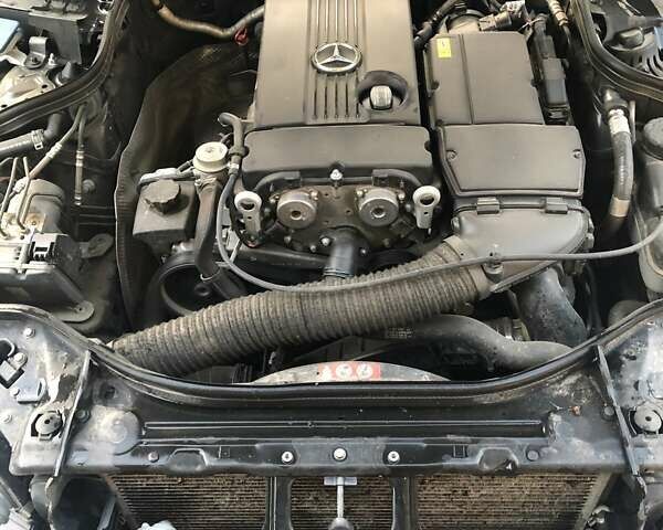 Черный Мерседес Е-Класс, объемом двигателя 1.8 л и пробегом 205 тыс. км за 9999 $, фото 40 на Automoto.ua