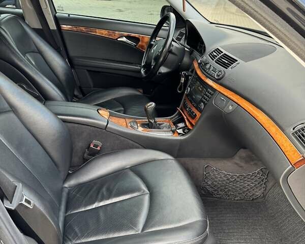 Мерседес Е-Клас 2006 у Турке на Automoto.ua Чорний Мерседес Е-Клас, об'ємом двигуна 2.99 л та пробігом 311 тис. км за 8000 $, фото 22 на Automoto.ua