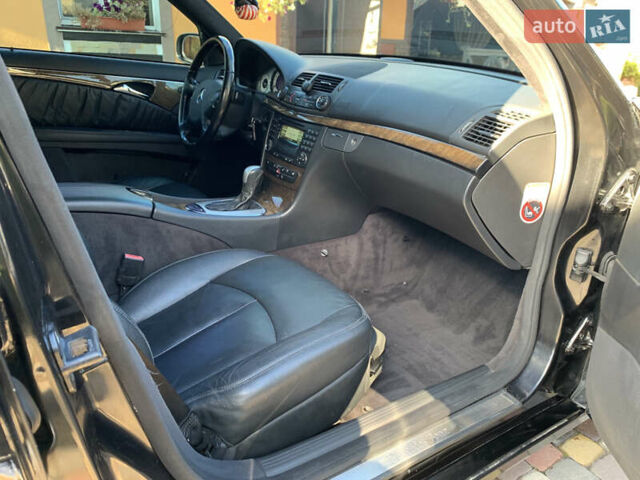 Мерседес Е-Класс 2006 в Ивано-Франковске на Automoto.ua Черный Мерседес Е-Класс, объемом двигателя 3 л и пробегом 326 тыс. км за 8200 $, фото 108 на Automoto.ua