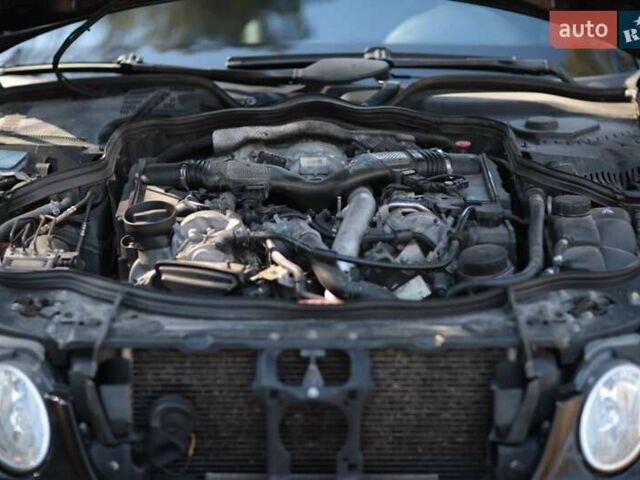 Черный Мерседес Е-Класс, объемом двигателя 2.9 л и пробегом 295 тыс. км за 9800 $, фото 5 на Automoto.ua