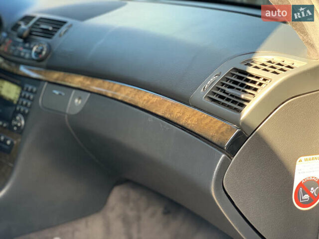 Мерседес Е-Класс 2006 в Ивано-Франковске на Automoto.ua Черный Мерседес Е-Класс, объемом двигателя 3 л и пробегом 326 тыс. км за 8200 $, фото 100 на Automoto.ua