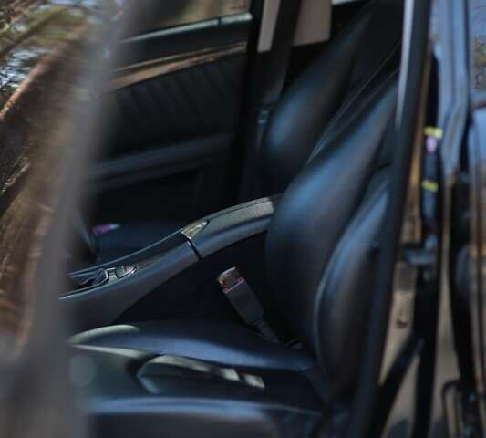 Черный Мерседес Е-Класс, объемом двигателя 2.9 л и пробегом 295 тыс. км за 9800 $, фото 8 на Automoto.ua