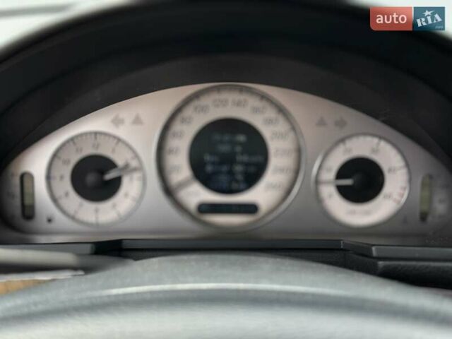 Черный Мерседес Е-Класс, объемом двигателя 3 л и пробегом 333 тыс. км за 10700 $, фото 29 на Automoto.ua