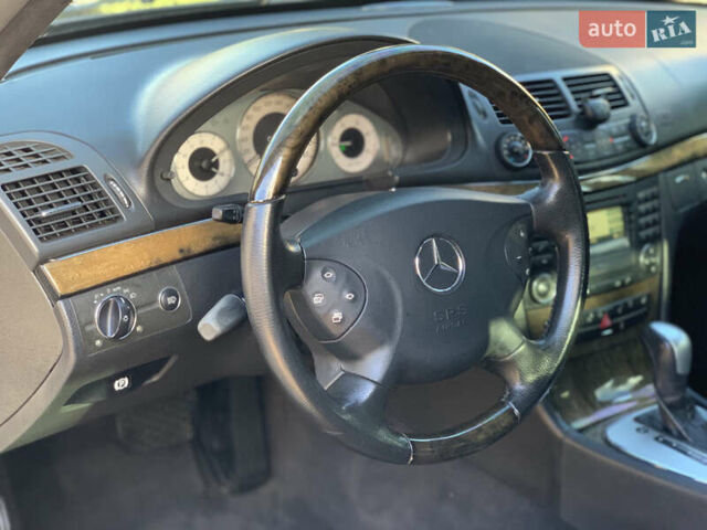 Мерседес Е-Класс 2006 в Ивано-Франковске на Automoto.ua Черный Мерседес Е-Класс, объемом двигателя 3 л и пробегом 326 тыс. км за 8200 $, фото 62 на Automoto.ua