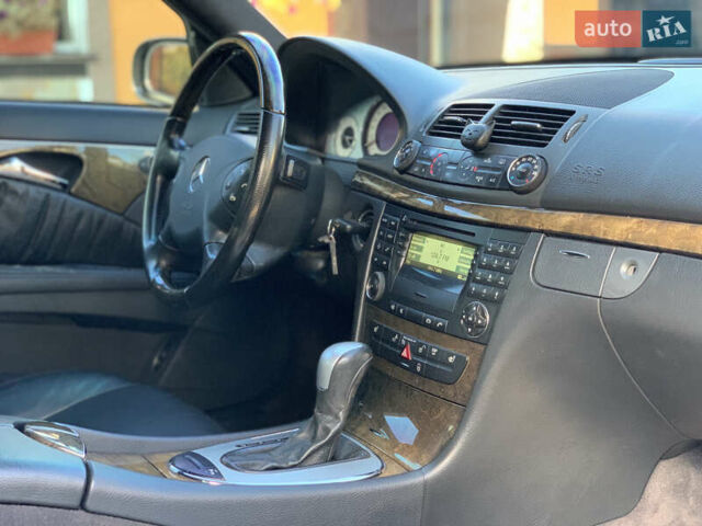 Мерседес Е-Класс 2006 в Ивано-Франковске на Automoto.ua Черный Мерседес Е-Класс, объемом двигателя 3 л и пробегом 326 тыс. км за 8200 $, фото 102 на Automoto.ua