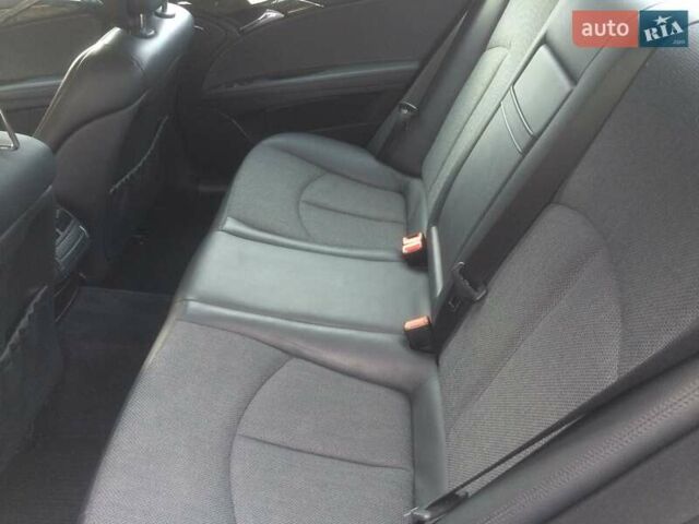 Черный Мерседес Е-Класс, объемом двигателя 1.8 л и пробегом 205 тыс. км за 9999 $, фото 11 на Automoto.ua