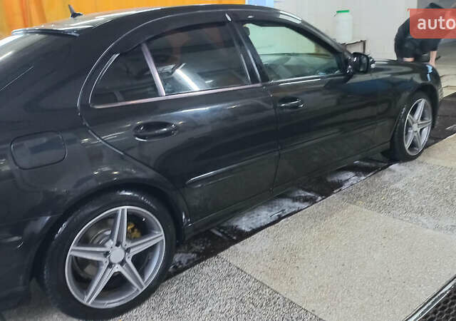 Мерседес Е-Клас 2006 у Одесі на Automoto.ua Чорний Мерседес Е-Клас, об'ємом двигуна 2.2 л та пробігом 480 тис. км за 8800 $, фото 2 на Automoto.ua