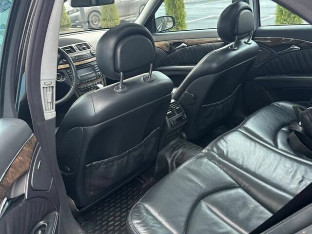 Черный Мерседес Е-Класс, объемом двигателя 3.2 л и пробегом 310 тыс. км за 4800 $, фото 7 на Automoto.ua