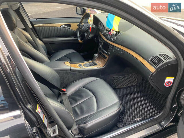 Чорний Мерседес Е-Клас, об'ємом двигуна 2.15 л та пробігом 370 тис. км за 10800 $, фото 2 на Automoto.ua