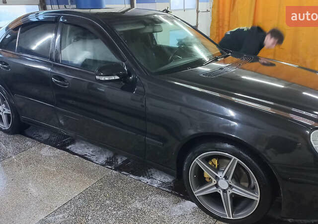 Мерседес Е-Клас 2006 у Одесі на Automoto.ua Чорний Мерседес Е-Клас, об'ємом двигуна 2.2 л та пробігом 480 тис. км за 8800 $, фото 1 на Automoto.ua