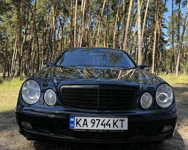 Черный Мерседес Е-Класс, объемом двигателя 1.8 л и пробегом 234 тыс. км за 8600 $, фото 19 на Automoto.ua