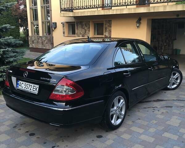Черный Мерседес Е-Класс, объемом двигателя 1.8 л и пробегом 205 тыс. км за 9999 $, фото 19 на Automoto.ua