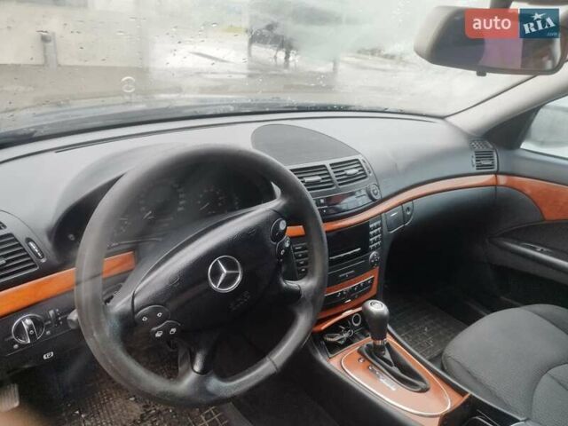 Черный Мерседес Е-Класс, объемом двигателя 1.8 л и пробегом 400 тыс. км за 6700 $, фото 10 на Automoto.ua