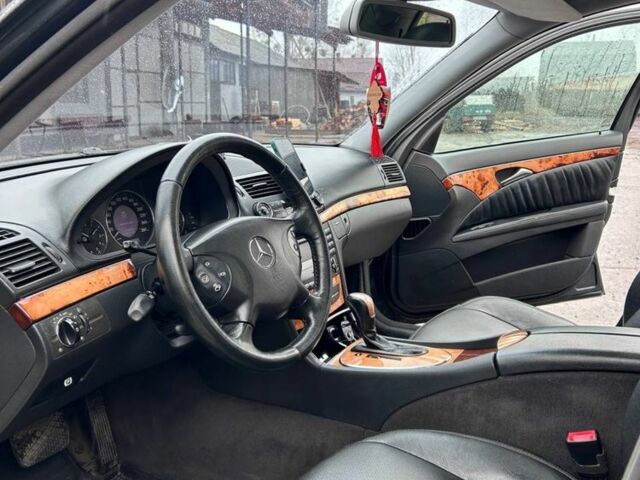 Чорний Мерседес Е-Клас, об'ємом двигуна 3 л та пробігом 435 тис. км за 3850 $, фото 5 на Automoto.ua