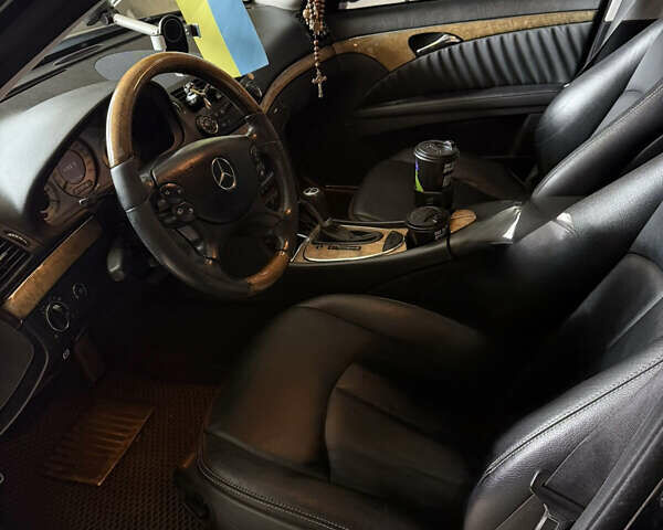 Чорний Мерседес Е-Клас, об'ємом двигуна 2.15 л та пробігом 370 тис. км за 10800 $, фото 6 на Automoto.ua