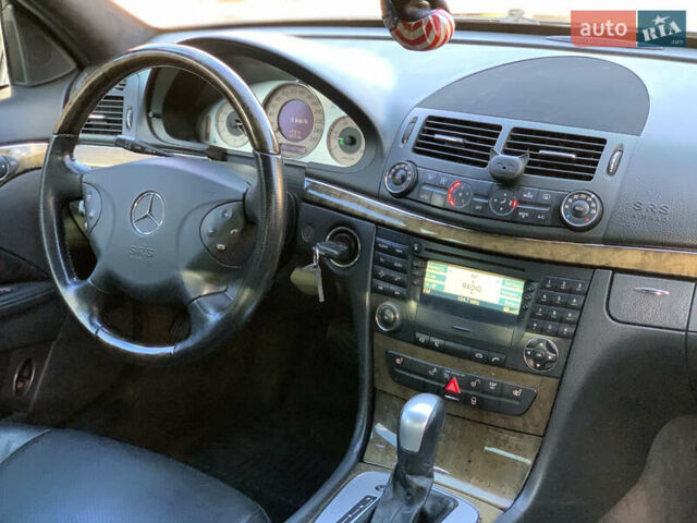 Мерседес Е-Класс 2006 в Ивано-Франковске на Automoto.ua Черный Мерседес Е-Класс, объемом двигателя 3 л и пробегом 326 тыс. км за 8200 $, фото 92 на Automoto.ua