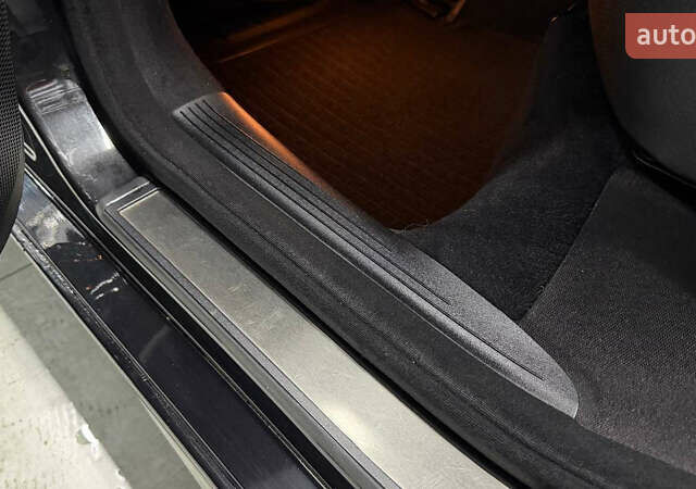 Чорний Мерседес Е-Клас, об'ємом двигуна 5.46 л та пробігом 356 тис. км за 26000 $, фото 15 на Automoto.ua