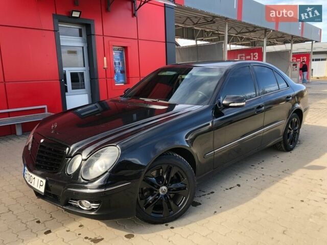 Черный Мерседес Е-Класс, объемом двигателя 3 л и пробегом 290 тыс. км за 8777 $, фото 2 на Automoto.ua